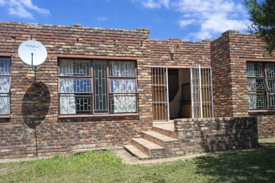 2 Bedroom Property for Sale in Phuthaditjhaba Free State